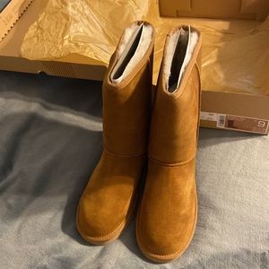 Kookaburra by UGG Tall boot